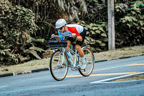 10 Tips On How To Cycle With Weights