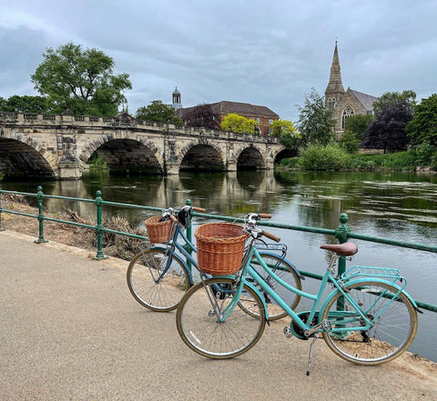 10 Tips On How To Cycle With Two Bikes