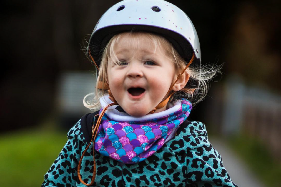 fahrradhelm sterne Starling Helm Silber mit Sternen – Bobbin Bikes