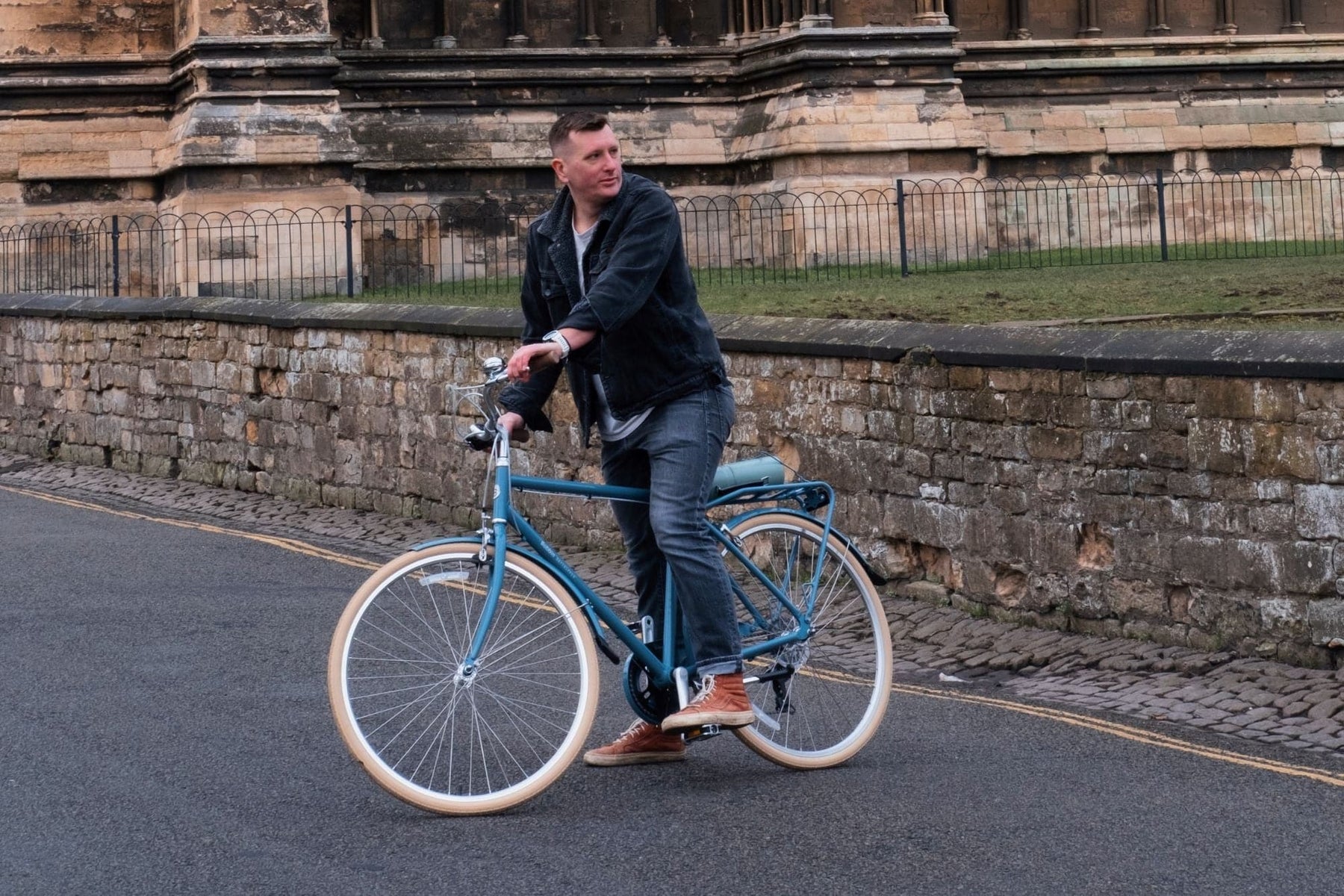 Daytripper Adult Bike | 7-Gear Bicycle - Bobbin Bikes